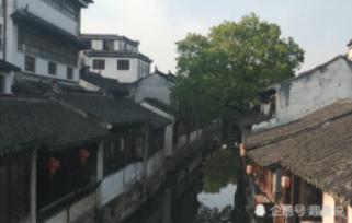 逃出诡异古宅